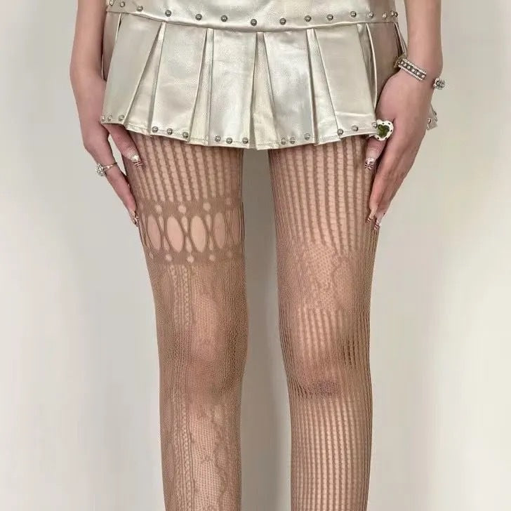 ④Patterned Tights – Fashion Graphic Design